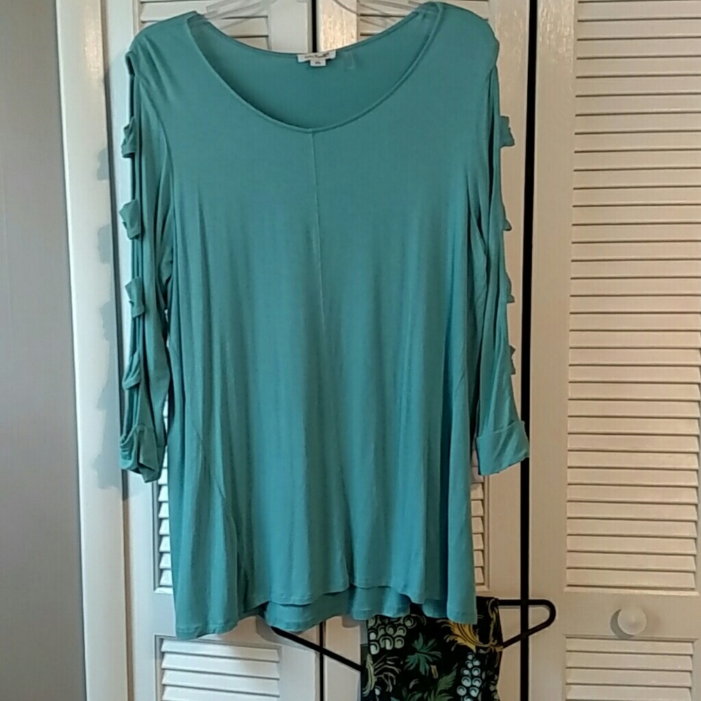Woman's Tunic Top